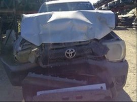 2013 TOYOTA TACOMA SILVER EXTD CAB 2.7L AT 2WD.  Z24864